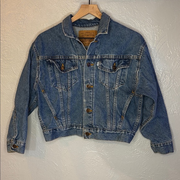 Vintage 90’s Levi's Blue Denim Jacket Medium Paper Tag Classic Trucker - Picture 1 of 8